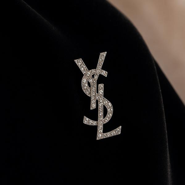 سنجاق سینه زنانه مدل ایو سن لورن از جنس ابکاری رادیوم