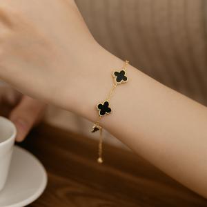 دستبند زنانه ونکلیف مدل استیل 5 گل