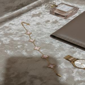 خرید اینترنتی دستبند زنانه ونکلیف مدل استیل 5 گل