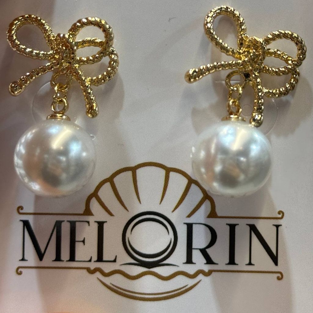 خرید آنلاین گوشواره زنانه پاپیون مدل مرواریدی اویز دار