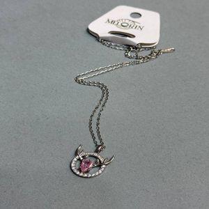 خرید انلاین گردنبند زنانه شاخ گوزن مدل نگین صورتی