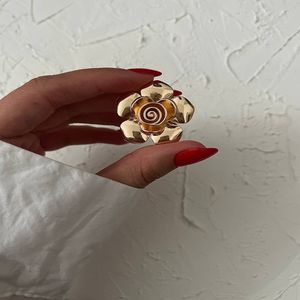 خرید آنلاین انگشتر زنانه پرتوفینو طرح گل رز