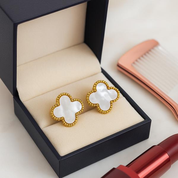 گوشواره زنانه میخی مدل ونکلیف استیل