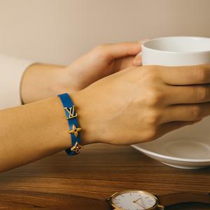 خرید آنلاین دستبند زنانه چرم مدل لویی ویتون از جنس استیل