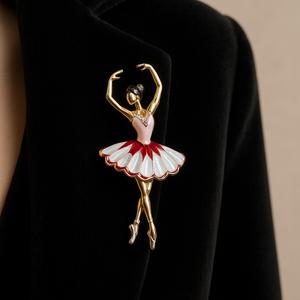 سنجاق سینه زنانه مدل بارلین از جنس ابکاری رادیوم