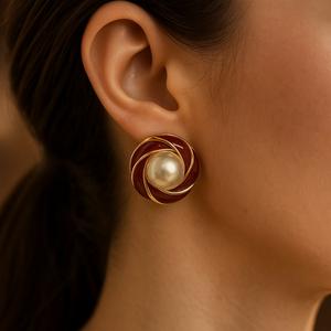 گوشواره زنانه میخی مدل میناکاری مرواریدی از جنس ابکاری رادیوم