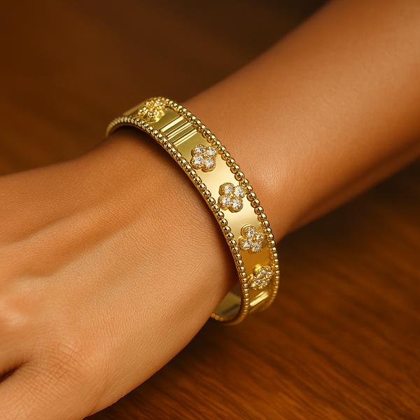 دستبند زنانه بنگل مدل ونکلیف از جنس استیل