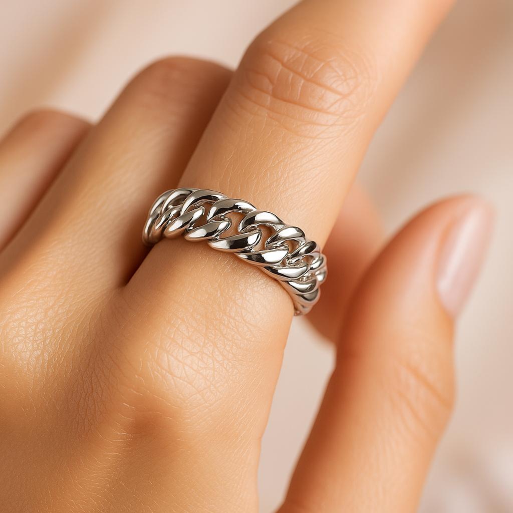 خرید انلاین انگشتر زنانه شیک طرح کارتیر از جنس استیل