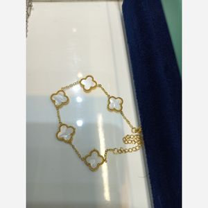 قیمت دستبند های ونکلیف رنگی