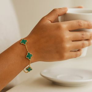 خرید آنلاین دستبند های ونکلیف رنگی