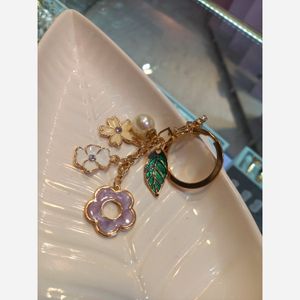 فروش اینترنتی جاکلیدی گل و مروارید