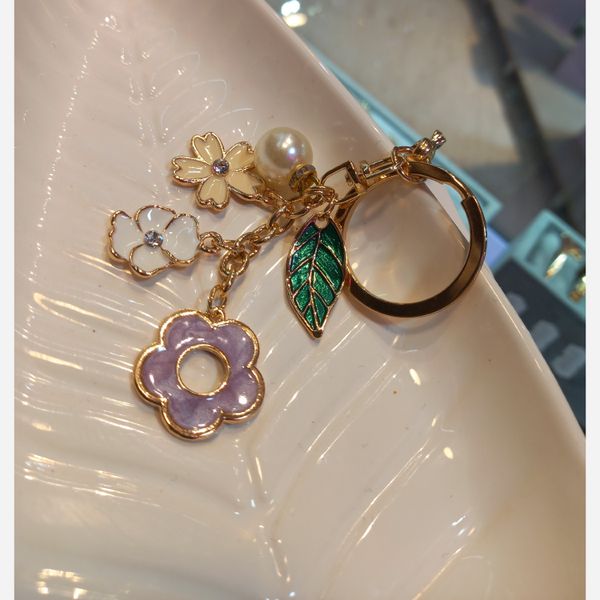 جاکلیدی گل و مروارید 