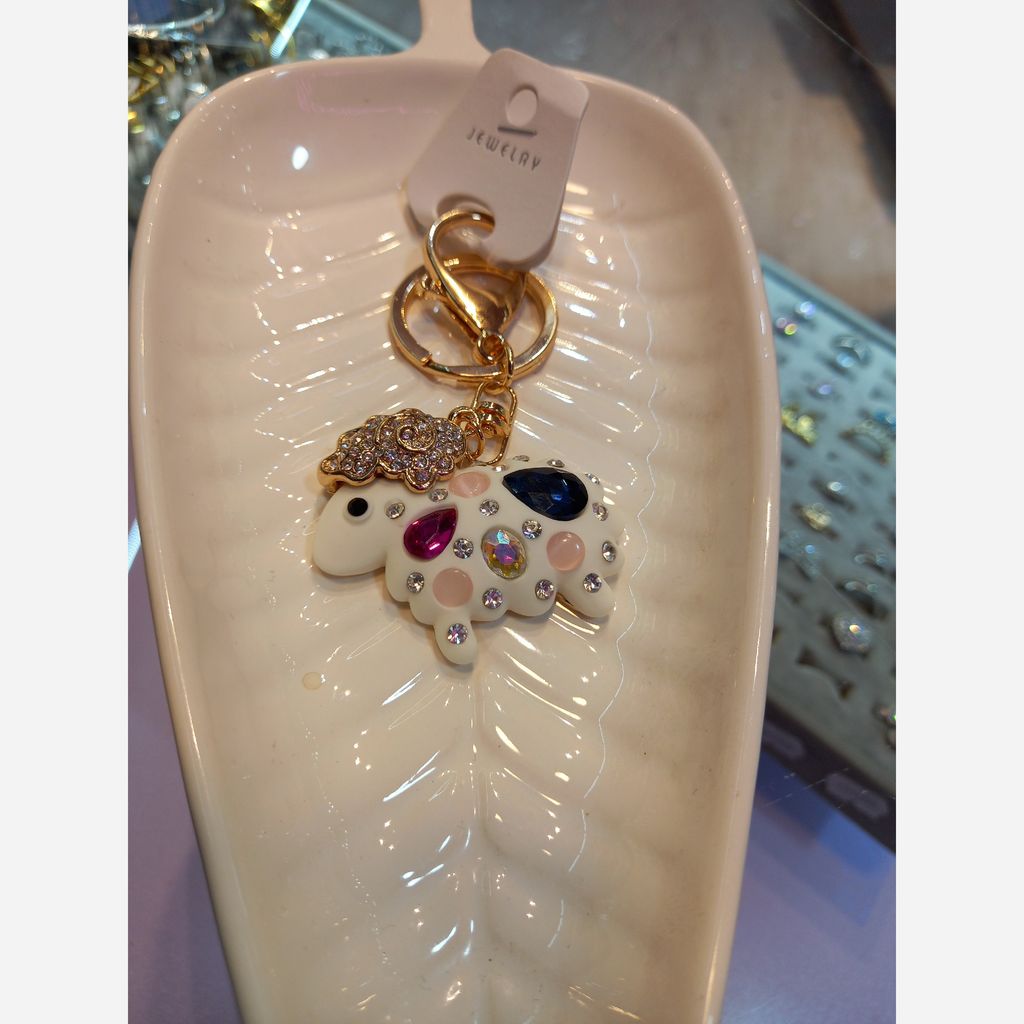 قیمت ارزان جاکلیدی نگین دار طرح بره