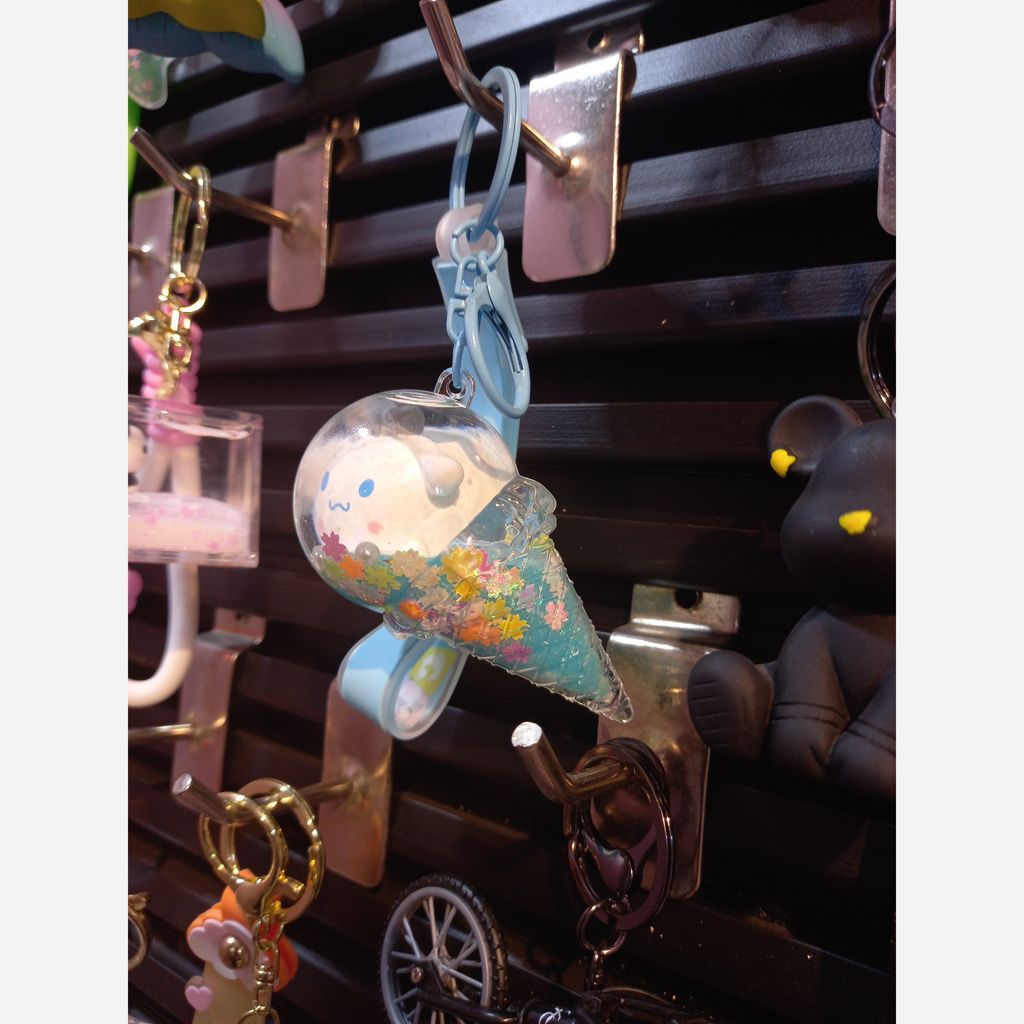 فروش اینترنتی جاکلیدی آکواریومی طرح بستنی قیفی