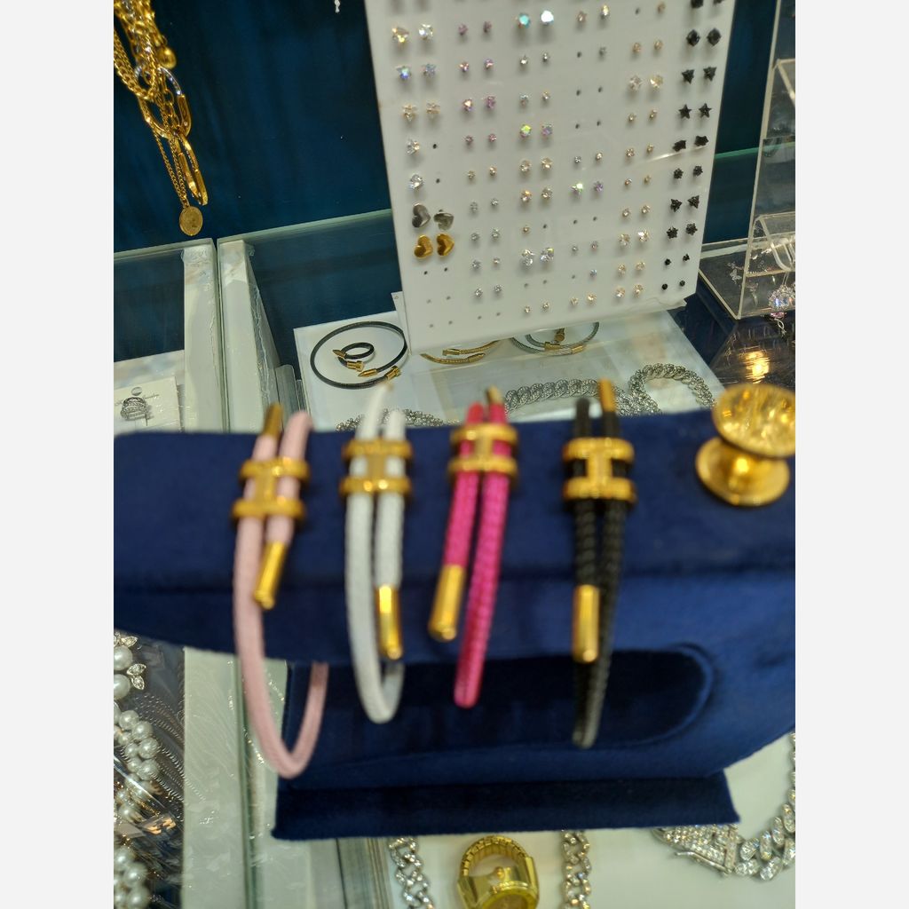 مشخصات دستبند هرمس کنفی