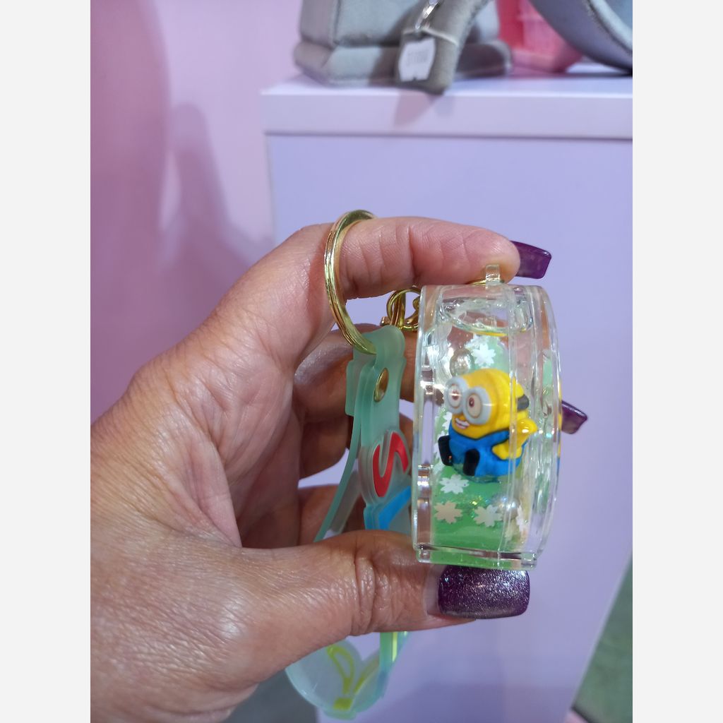 خرید اینترنتی جاکلیدی اکواریومی طرح ماه و مینیون