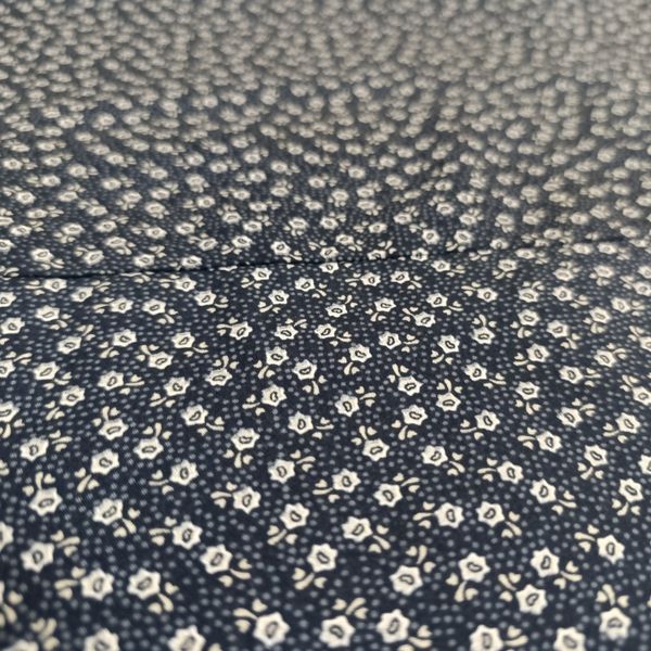 چادر دوخته شده زنانه