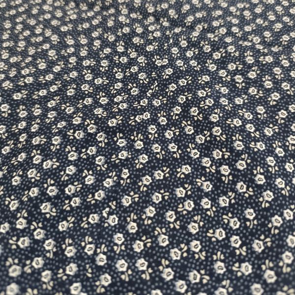 چادر دوخته شده زنانه