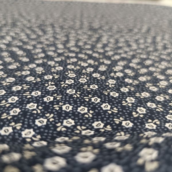 چادر دوخته شده زنانه