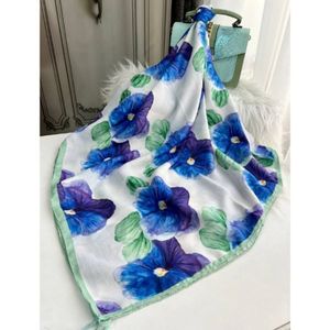 روسری نخی قواره 140 نخ گلوریا مدل بنفشه