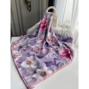 روسری نخی قواره 140 نخ گلوریا مدل شقایق