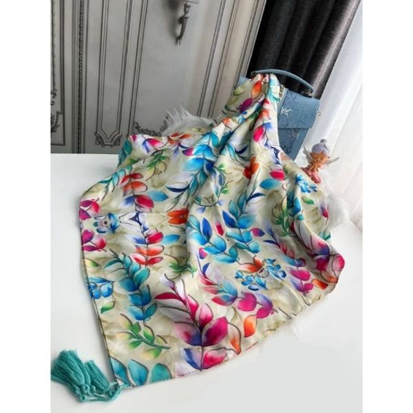 روسری نخی قواره 140 نخ گلوریا مدل خوشه