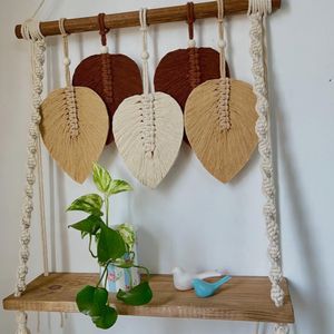 شلف دیواری مکرومه بافی