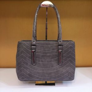 کیف خاکستری سه زیپ