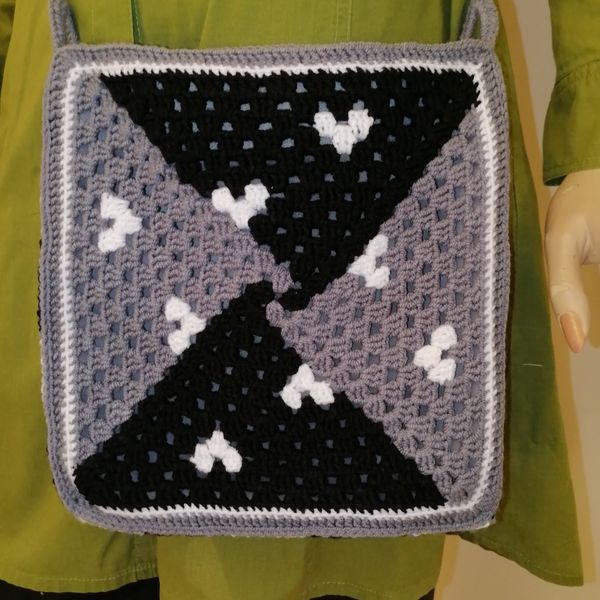 کیف رودوشی طرح کاشی ایرانی دستبافت کد 07214