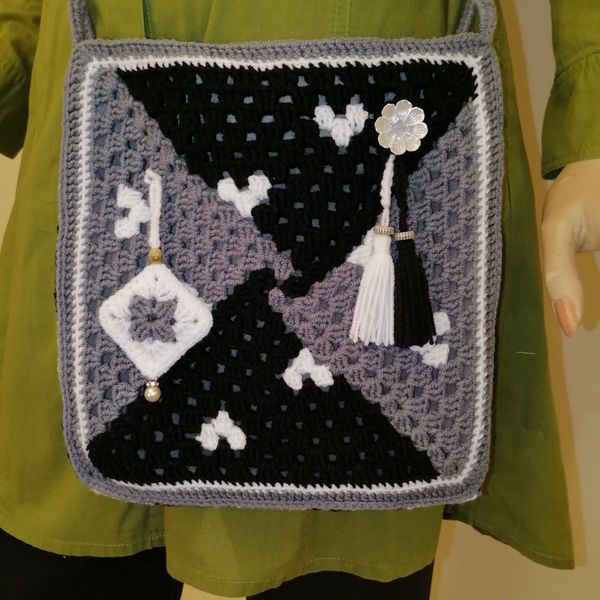 کیف رودوشی طرح کاشی ایرانی دستبافت کد 07214