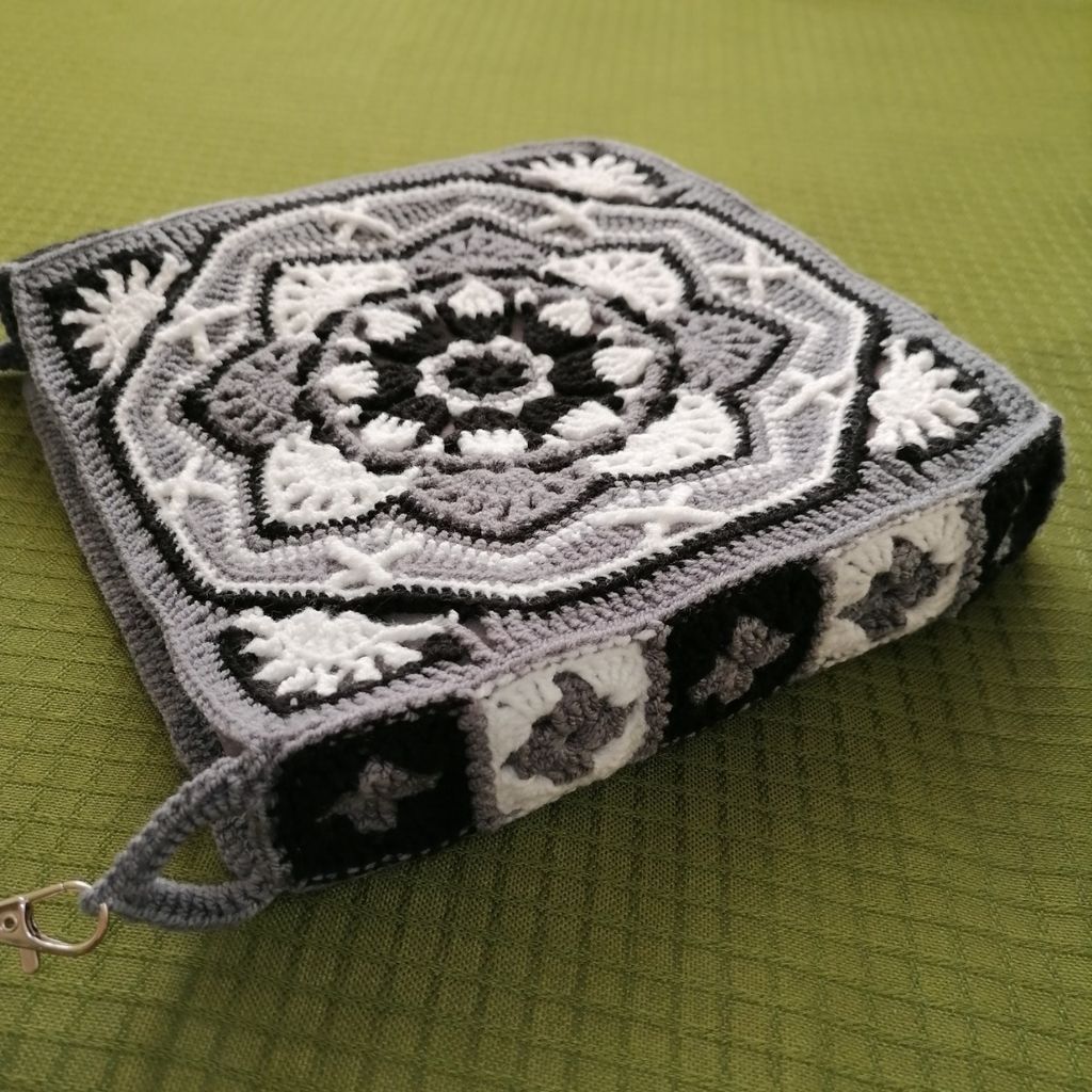 خرید آنلاین کیف رودوشی طرح کاشی ایرانی دستبافت کد 07214