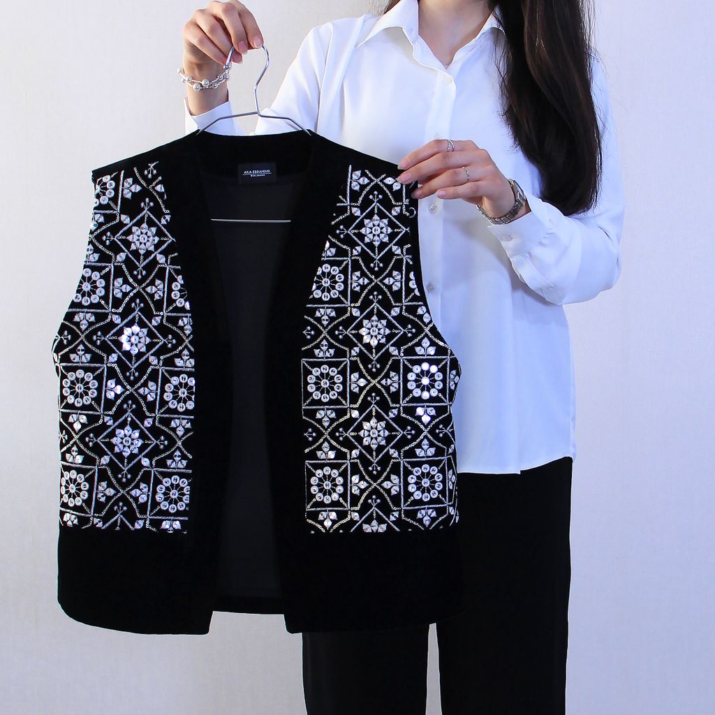 قیمت ارزان جلیقه سوزن دوزی نورا