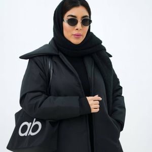 خرید آنلاین کاپشن طرح گلایل