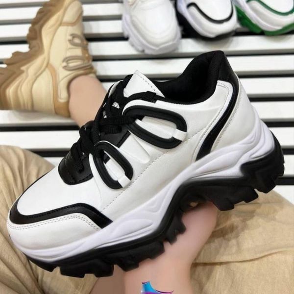 کفش اسپرت زنانه سفید مدل گوشواره ای