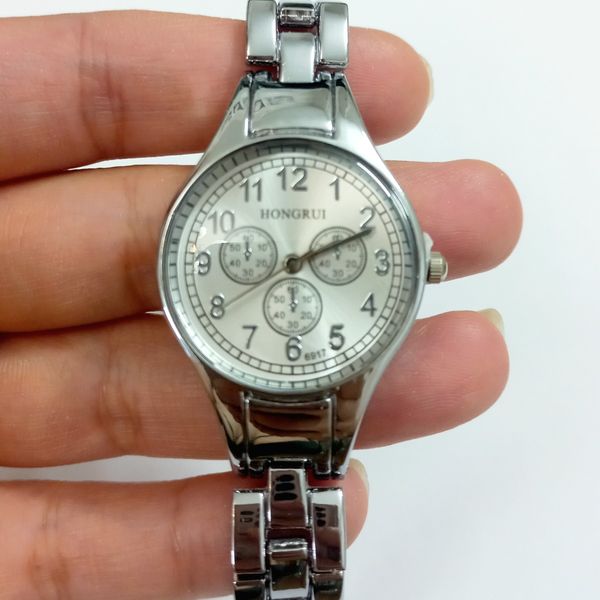 ساعت مچی زنانه نقره ای