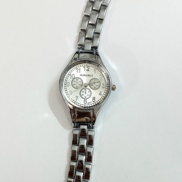 ساعت مچی زنانه نقره ای