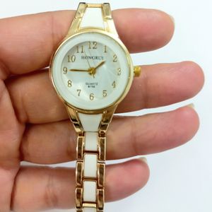 مشخصات ساعت صدفی طلایی