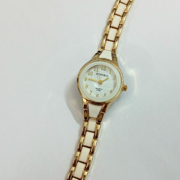 ساعت صدفی طلایی