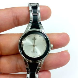 فروش اینترنتی ساعت صدفی مشکی نقره‌ای