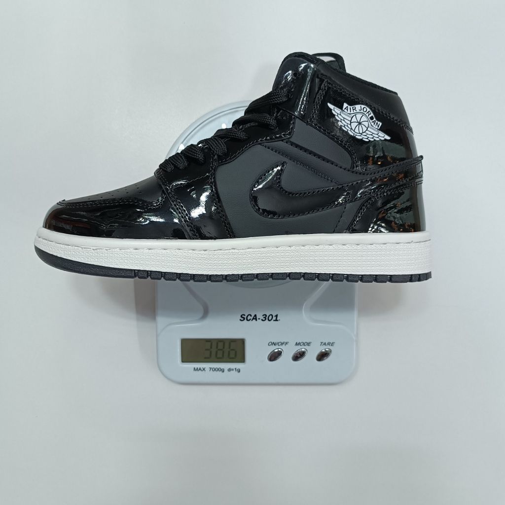 مشخصات کتونی مردانه جردن وان ورنی ساقدار مشکی کیفیت بالا