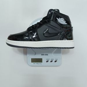 مشخصات کتونی مردانه جردن وان ورنی ساقدار مشکی کیفیت بالا