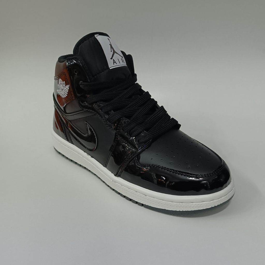 فروش اینترنتی کتونی مردانه جردن وان ورنی ساقدار مشکی کیفیت بالا