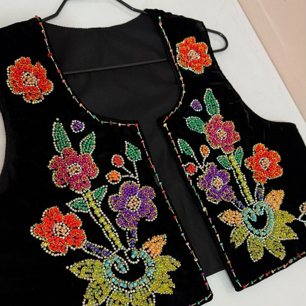 قیمت وست زنانه سنتی