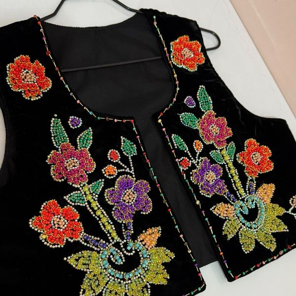 وست زنانه سنتی گلاریس