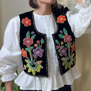 خرید انلاین وست زنانه سنتی