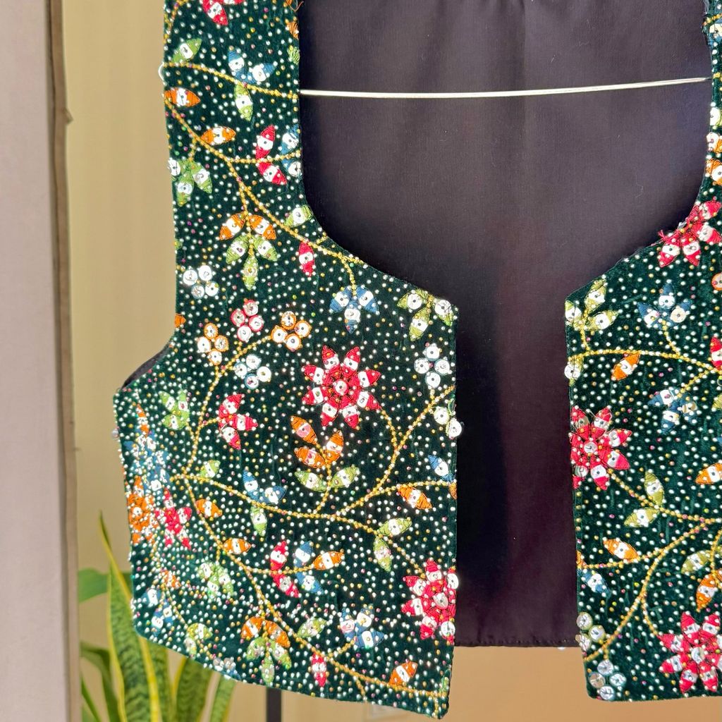 خرید اینترنتی وست زنانه سنتی گلارین