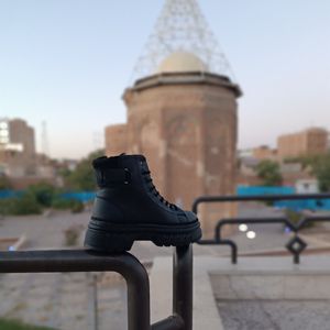 مشخصات بوت مردانه گوچی بنددار بغل زیپ مشکی کیفیت بالا