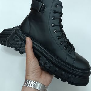 خرید اینترنتی بوت مردانه گوچی بنددار بغل زیپ مشکی کیفیت بالا