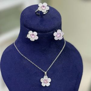 نیمست نگین صورتی استیل