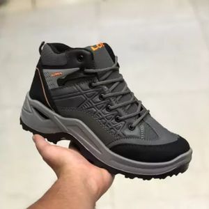 خرید آنلاین کفش نیم بوت مردانه مدل کوهستان رنگ طوسی